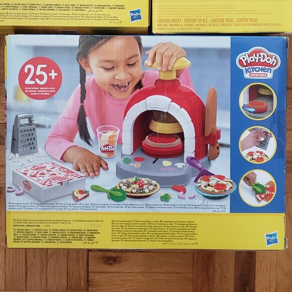 Play Doh Set - Kitchen Creation Pizza Oven Playset - Picture 2 of 3